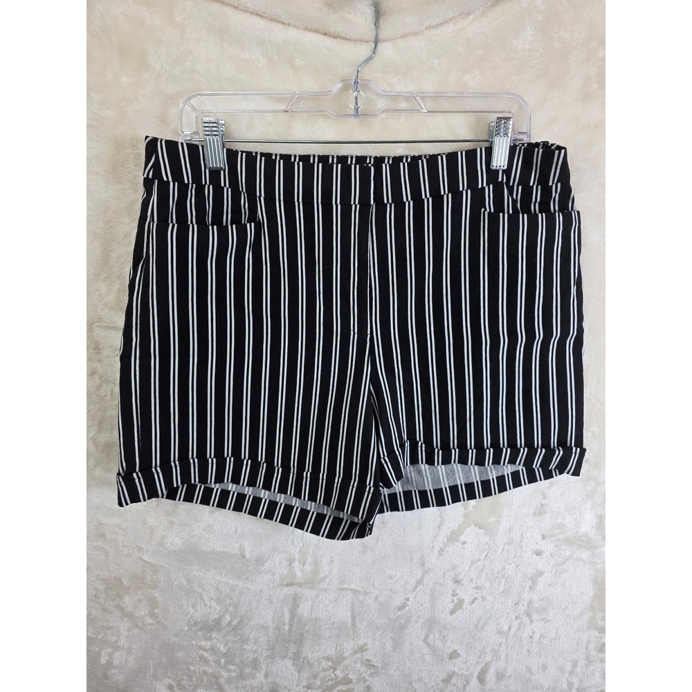 Soho Apparel Ltd Black White Striped Shorts Womens 16 Pinstripe Cuffed 67411631B
